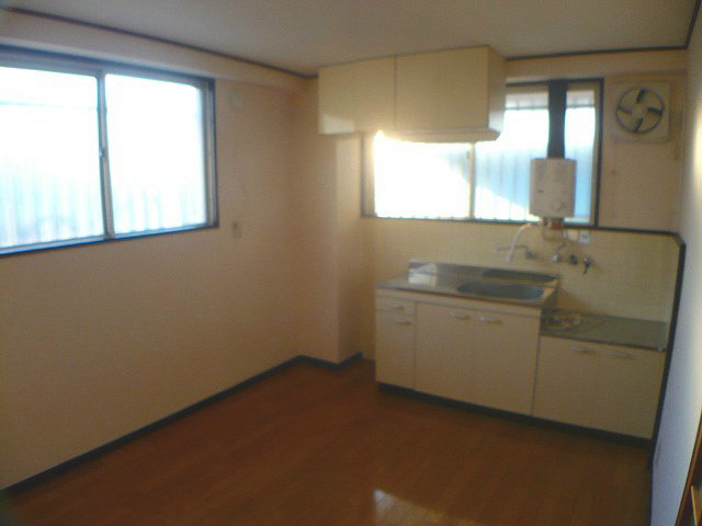 第二春陽マンションの居間・リビング