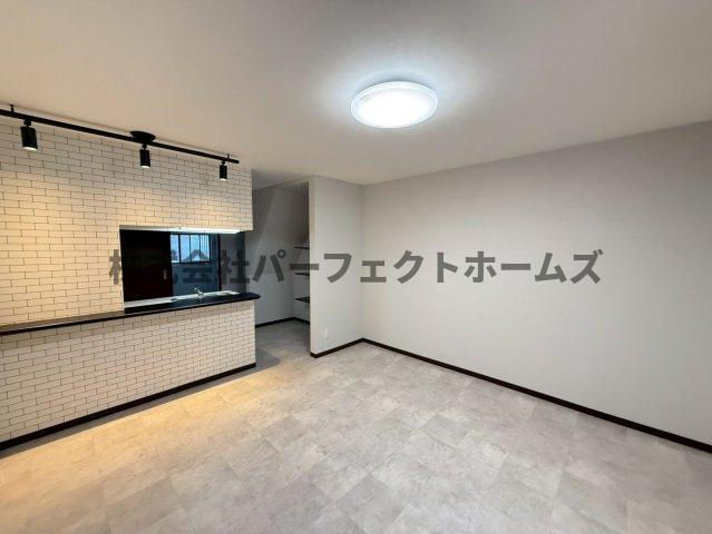 クラテル大利の居間・リビング|こちらのリビングで趣味の時間をお楽しみください