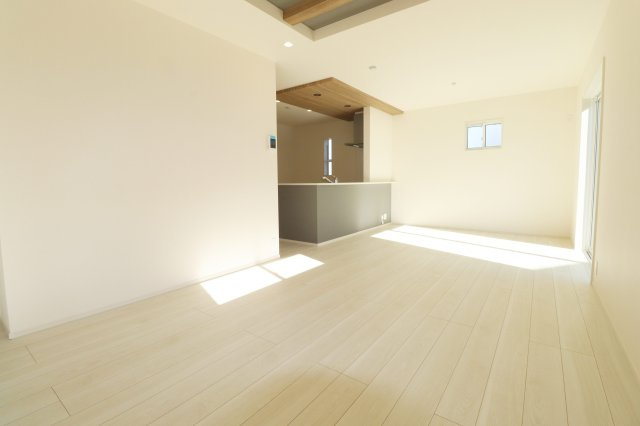 郡山市芳賀３丁目　　　１号棟　　　芳賀小学校、郡山第４中学区の居間・リビング