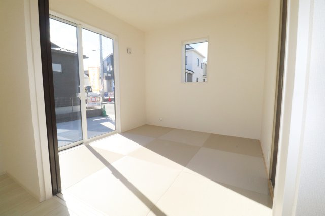 郡山市芳賀３丁目　　　１号棟　　　芳賀小学校、郡山第４中学区の居間・リビング|※同社施工例