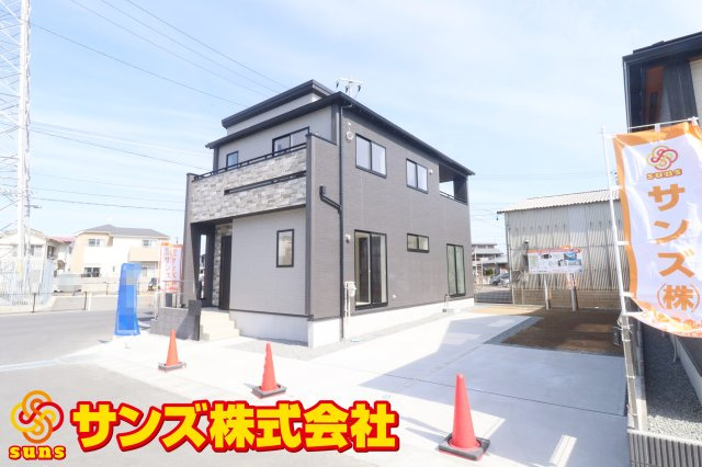 郡山市芳賀３丁目　　　１号棟　　　芳賀小学校、郡山第４中学区の外観|南西側から見た駐車場を含む外観