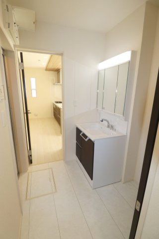 郡山市芳賀３丁目　　　１号棟　　　芳賀小学校、郡山第４中学区の居間・リビング|※同社施工例