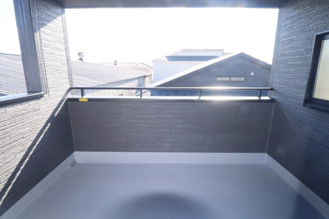 郡山市芳賀３丁目　　　１号棟　　　芳賀小学校、郡山第４中学区のバルコニー