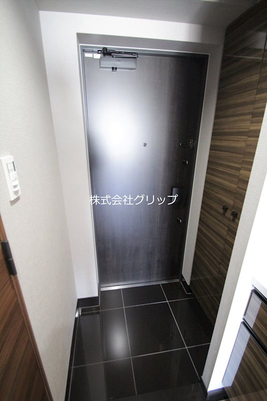 Le'a MARKS横濱弐番館の玄関