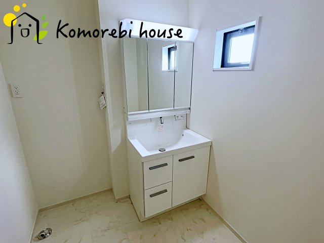 さいたま市大宮区堀の内町　7期　新築一戸建て　スタイル　02の独立洗面台|9/26　撮影済み