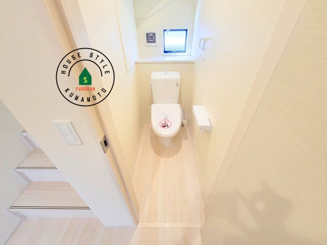 熊本市中央区壺川1丁目第1-2棟（1号棟）の内観：施工例|温水洗浄便座を完備しております。2ヶ所にトイレがあるのは朝の慌ただしい時間も安心です。