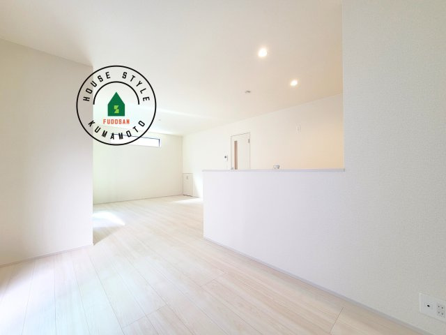 熊本市中央区壺川1丁目第1-2棟（1号棟）の内観：施工例|多くの時間を過すことになるリビングだからこそ、いつも穏やかな空間・解放感が味わえ毎日が充実します。