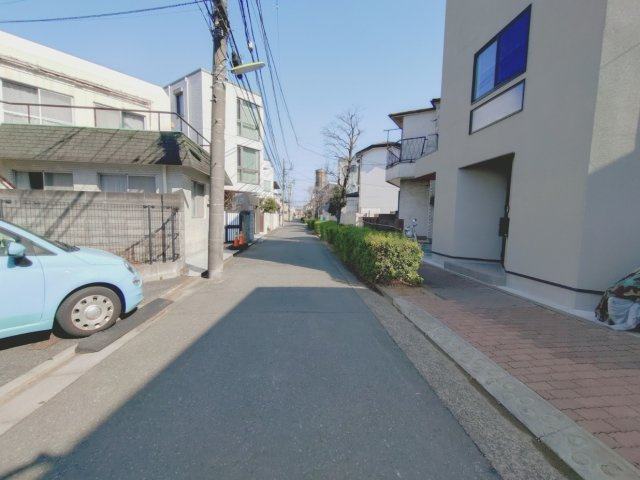 【前面道路含む現地写真】 | 世田谷区世田谷2丁目　新築戸建
