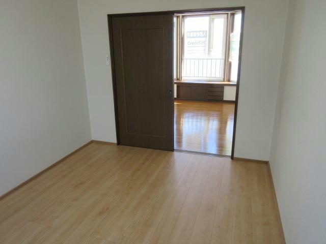 イーストハウスの居間・リビング