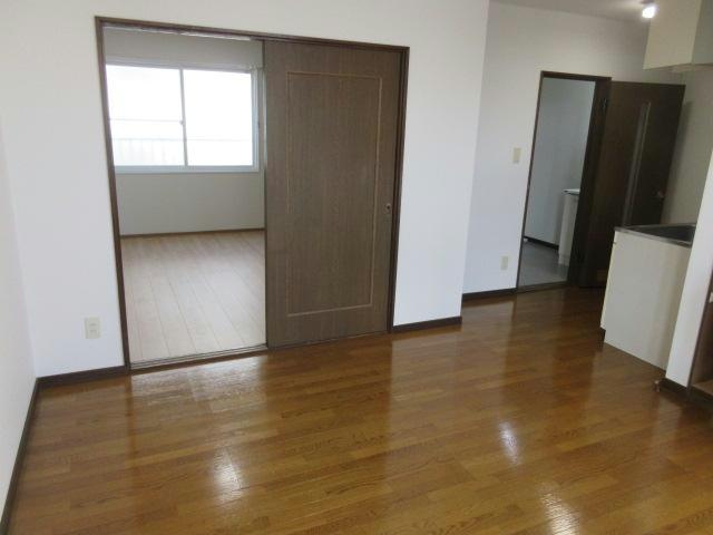 イーストハウスの居間・リビング