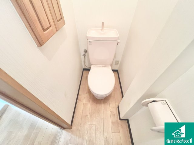 大東市泉町　中古一戸建てのトイレ