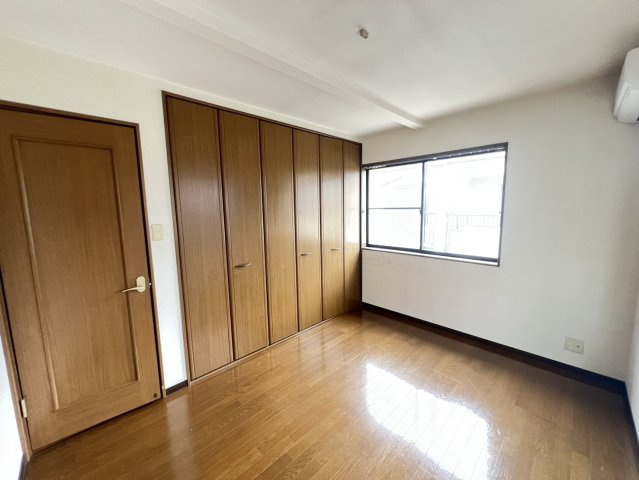 須磨本町1丁目戸建の居間・リビング