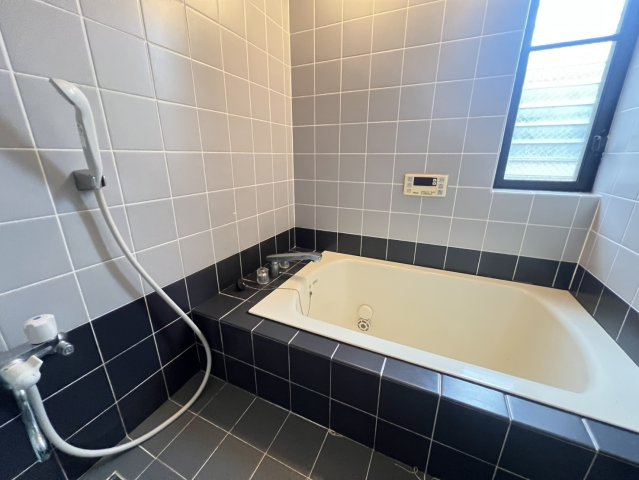 須磨本町1丁目戸建の浴室