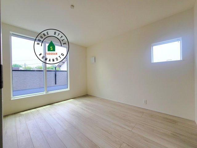 熊本市中央区壷川1丁目第1-2棟（2号棟）の内観：施工例|主寝室には収納力に優れたクローゼットがありますので、お部屋もすっきり片付きます。