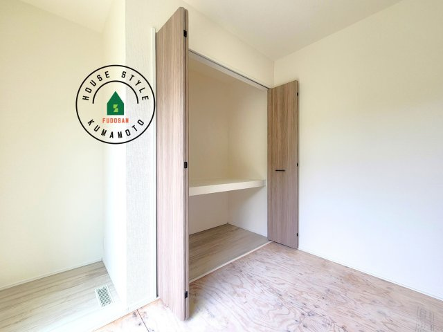 熊本市中央区壷川1丁目第1-2棟（2号棟）の内観：施工例|収納には困りません。