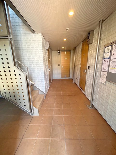石蕗小路のロビー