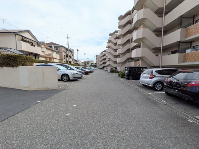 ユニライフ明石魚住の駐車場