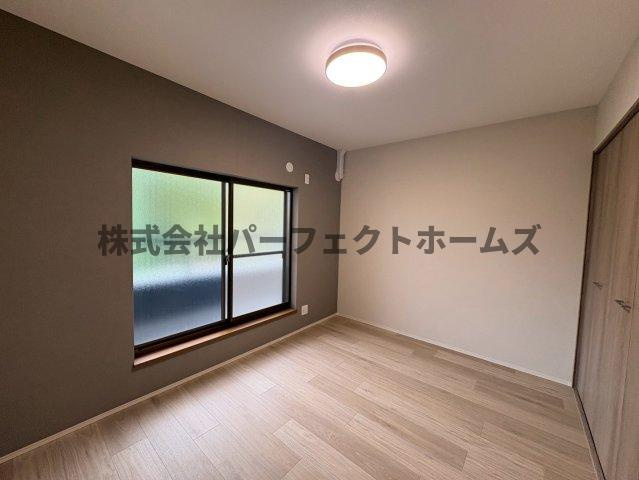 長尾元町3丁目戸建　賃貸の居間・リビング|おしゃれな居間です