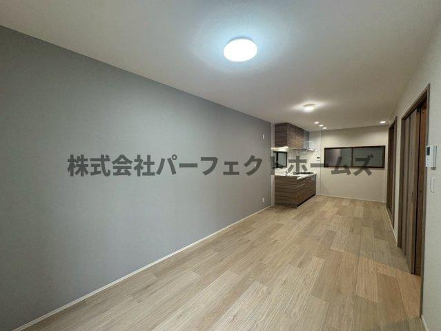 長尾元町3丁目戸建　賃貸の居間・リビング|ゆったり過ごせる居間です