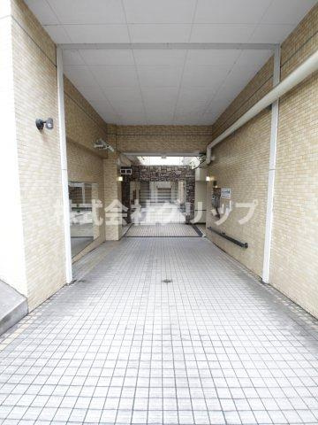 サンビューハイツ市ヶ尾の駐車場