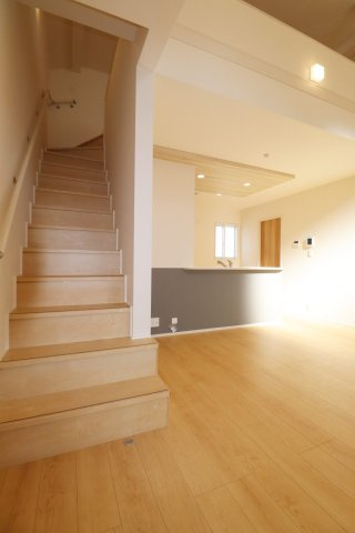 郡山市芳賀３丁目　　　２号棟　　　芳賀小学校、郡山第４中学区の居間・リビング|※同社施工例