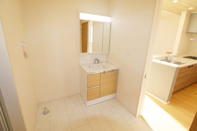 郡山市芳賀３丁目　　　２号棟　　　芳賀小学校、郡山第４中学区の居間・リビング|※同社施工例