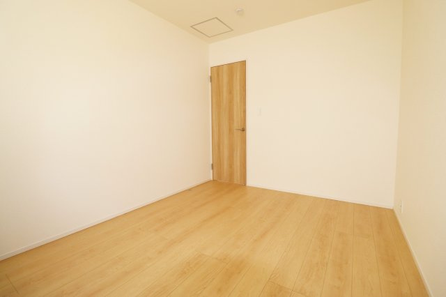 郡山市芳賀３丁目　　　２号棟　　　芳賀小学校、郡山第４中学区の洋室|※同社施工例