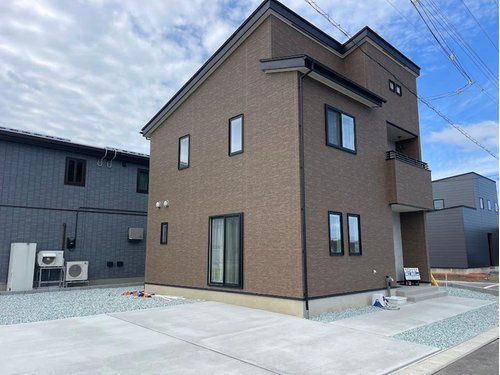 東田川郡三川町押切新田建売住宅【Ｚ空調】の駐車場|現地外観写真。内覧予約受付中！