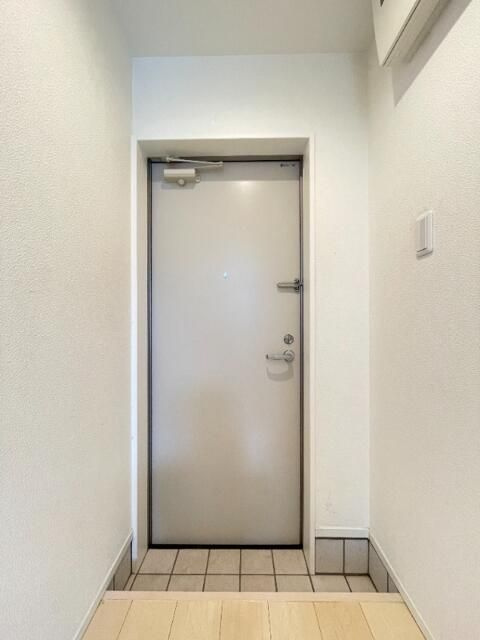 パインズデフィⅢの玄関