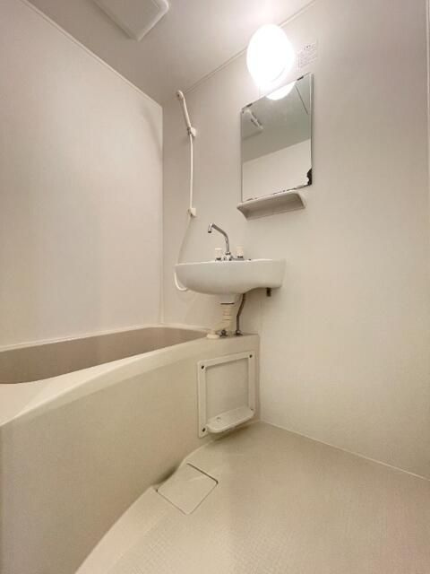 パインズデフィⅢの浴室