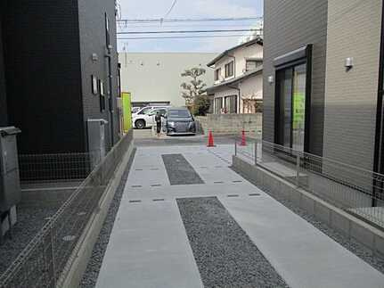 広島市西区南観音８丁目　新築一戸建て(全5棟)の前面道路含む現地写真