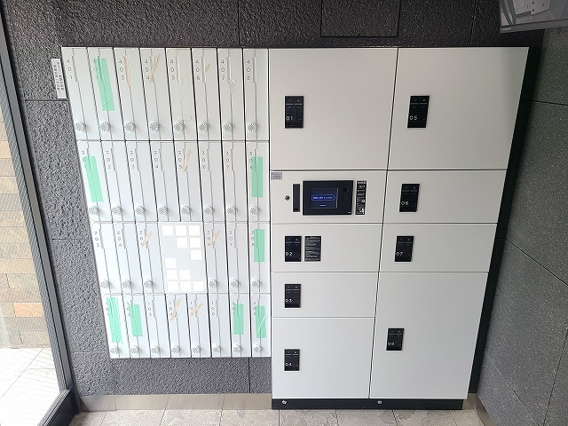 SHOKEN　Residence西川口のロビー|★１階・共用ロビーに各戸の集合ポスト＆宅配ボックスを完備★