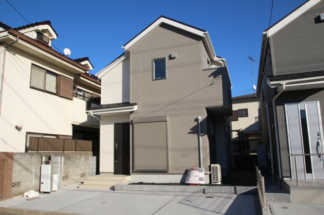 【LIGNAGE】小平市上水南町２丁目の外観|住宅性能評価（建設＋設計）のダブル取得。耐震等級は最高等級の3。建築基準法の1.5倍。地震に強い安心住宅です。