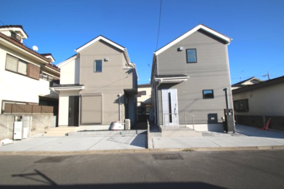 【LIGNAGE】小平市上水南町２丁目の外観|リビングイン階段で家族間のコミュニケーションUP♪カースペース２台！(車種によります。)(２号棟)