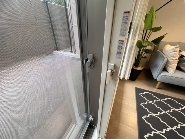 桜区田島3丁目分譲賃貸マンションのバルコニー|二重窓になっております。