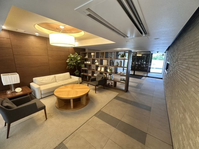 桜区田島3丁目分譲賃貸マンションのロビー