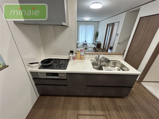 【キッチン】 | パントリー　並列2台駐車可　船橋市咲が丘３　全2棟　B号棟 | 販売現地