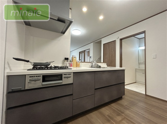 【キッチン】 | パントリー　並列2台駐車可　船橋市咲が丘３　全2棟　B号棟 | 販売現地