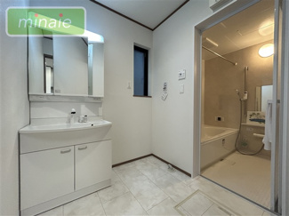 【脱衣所】 | パントリー　並列2台駐車可　船橋市咲が丘３　全2棟　B号棟 | 販売現地