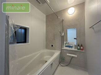 【浴室】 | パントリー　並列2台駐車可　船橋市咲が丘３　全2棟　B号棟 | 販売現地