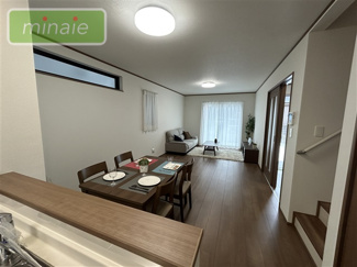 【内装】 | パントリー　並列2台駐車可　船橋市咲が丘３　全2棟　B号棟 | 販売現地