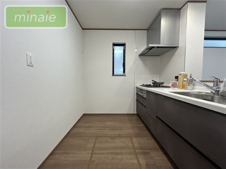 【キッチン】 | パントリー　並列2台駐車可　船橋市咲が丘３　全2棟　B号棟 | 販売現地