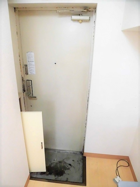 メゾン昭島の玄関|※別部屋のイメージ写真です。