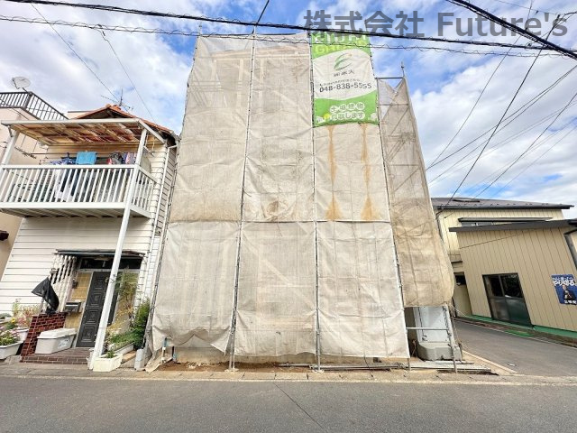 三郷市戸ケ崎　新築戸建　全1棟の外観|プライバシーに配慮した2階リビングの3階建て3LDKの邸宅です