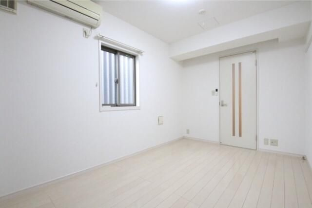 Ｂｅｌｌ　Ｗｏｏｄ　Ｊの寝室