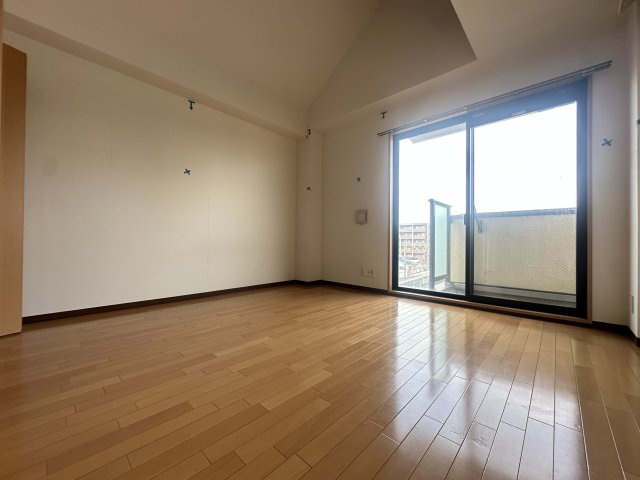 プラタ3の居間・リビング