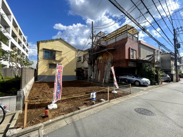 ＜LIBERi リーベリー＞新宿区大久保2丁目　南西角地　新築戸建の外観