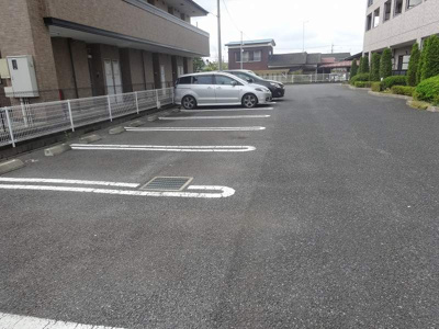 【駐車場】 | ブリーズ・パフューム | 駐車場