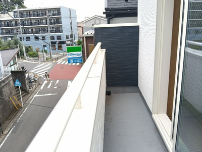 【バルコニー】 | 保土ヶ谷区常盤台Ⅱ | 開放的で明るい空間を演出してくれるバルコニーです