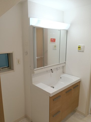 【独立洗面台】 | 保土ヶ谷区常盤台Ⅱ | 朝の身支度には欠かせない独立洗面化粧台